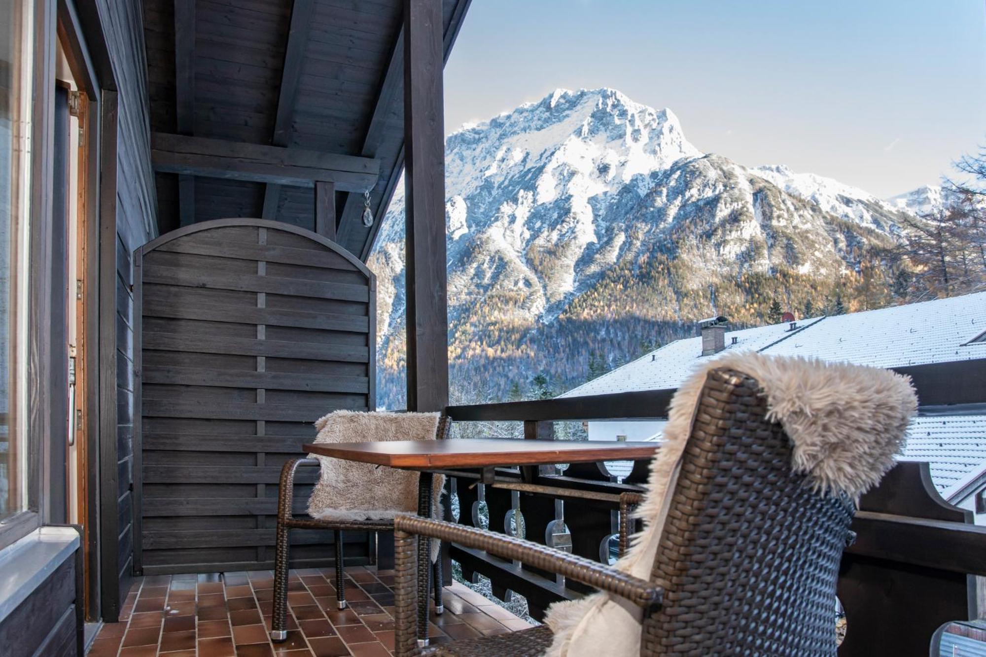Ferienhaus Zauberberg - Magie Der Alpen - By Loewenherz Mittenwald Bagian luar foto
